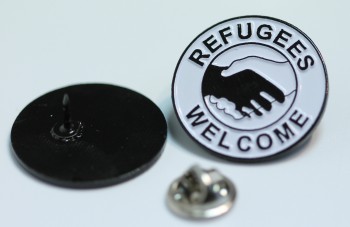 REFUGEES WELCOME HANDS PIN
