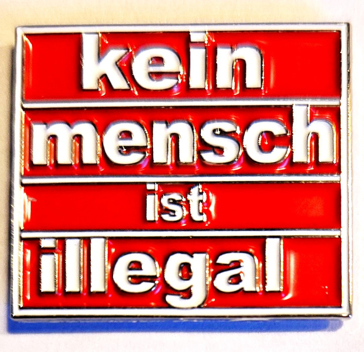 KEIN MENSCH IST ILLEGAL MAGNET